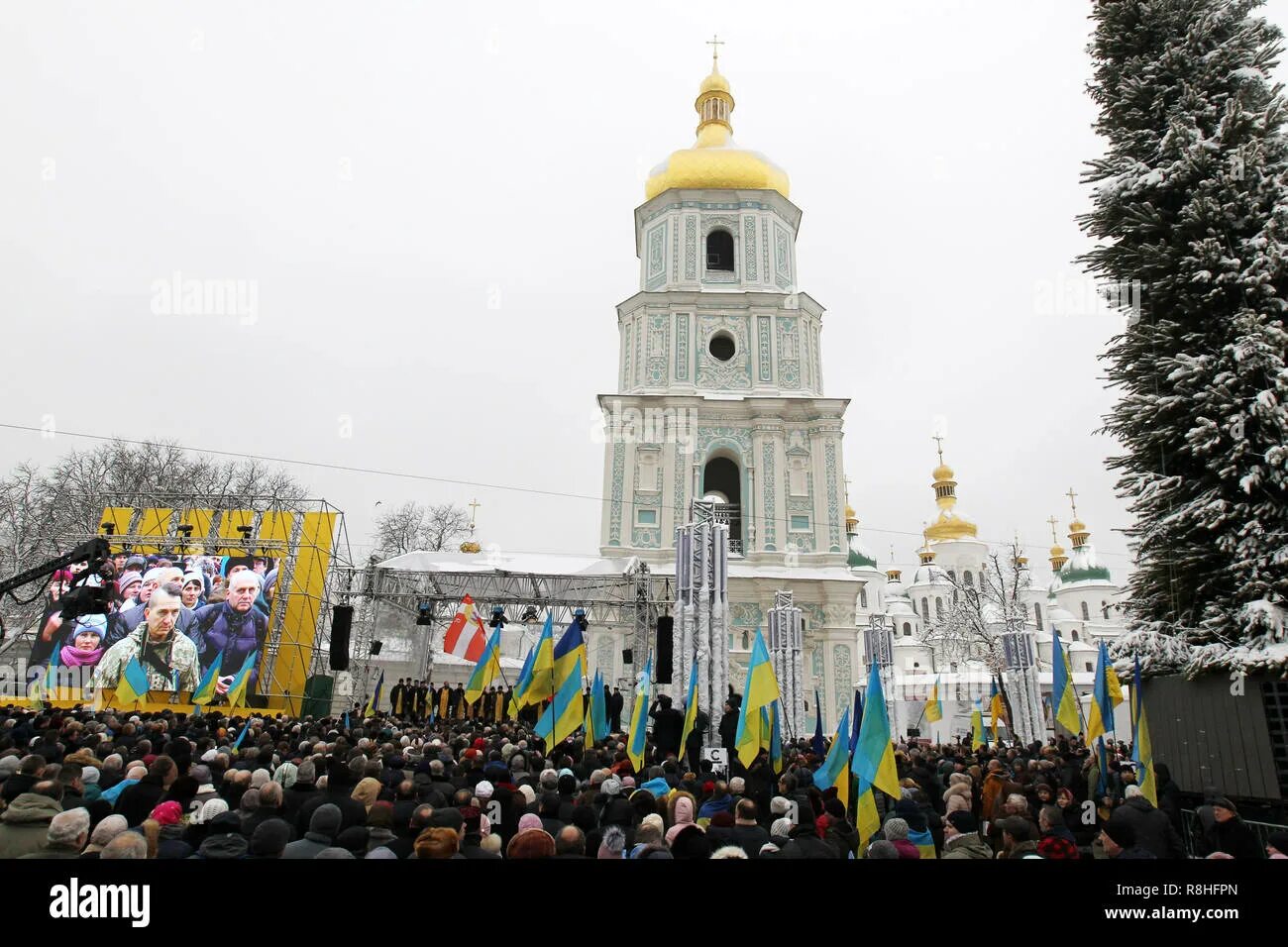 Раскольническая Церковь на Украине что это. Храм униатов в Киеве. Автокефальная Церковь Украины. Захват храмов на Украине. Украина приходы