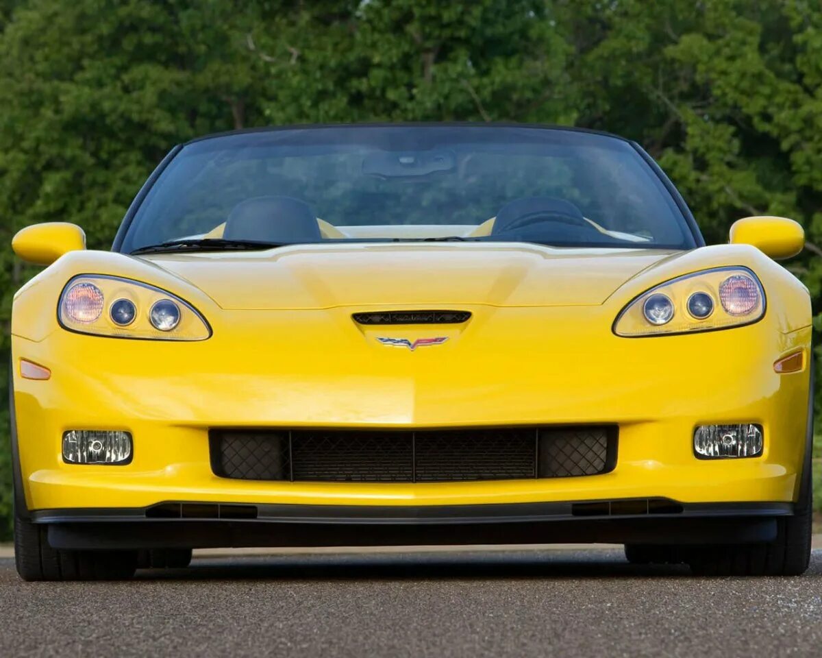 Какая машина у мажора в 1. Chevrolet Corvette c6 Convertible. Chevrolet Corvette c6 Grand Sport 2010. Chevrolet Corvette c6 2006. Chevrolet Corvette Grand Sport 2010.