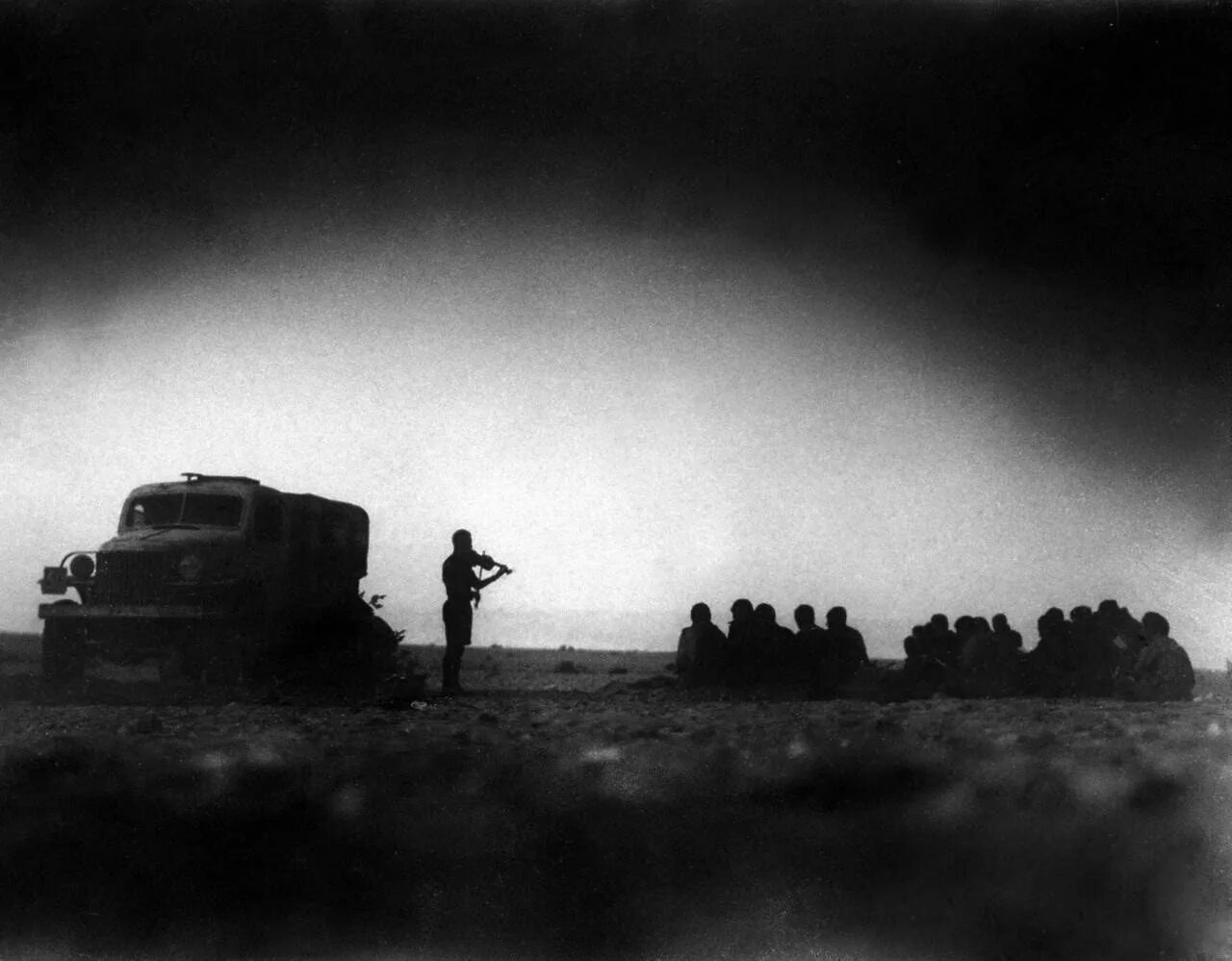 Слова песни темная ночь. Тёмная ночь ноты для аккордеона. Текст песни темная ночь. Пуля ночь степь песня. Советский солдат ночью.