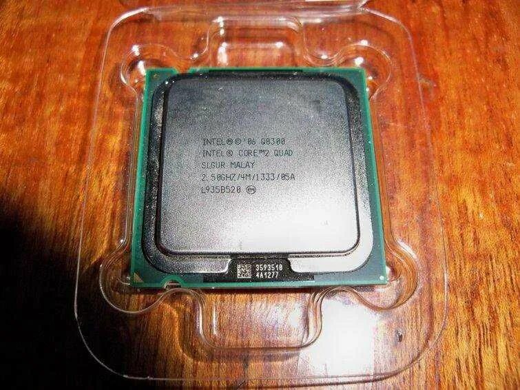 Интел quad. Процессор Intel Core 2 Quad. Core 2 Quad q8300. Intel Quad q8300. Intel 8300.