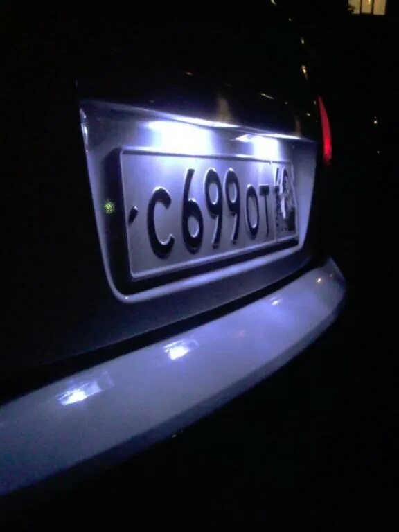 Как называется подсветка номера. Подсветка номера 2170. фонарь подсветки номерного знака ваз 2170. подсветка номера ваз 2170. лампа подсветки номера 2170.