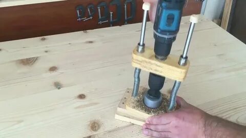 Вертикальные отверстия дрелью