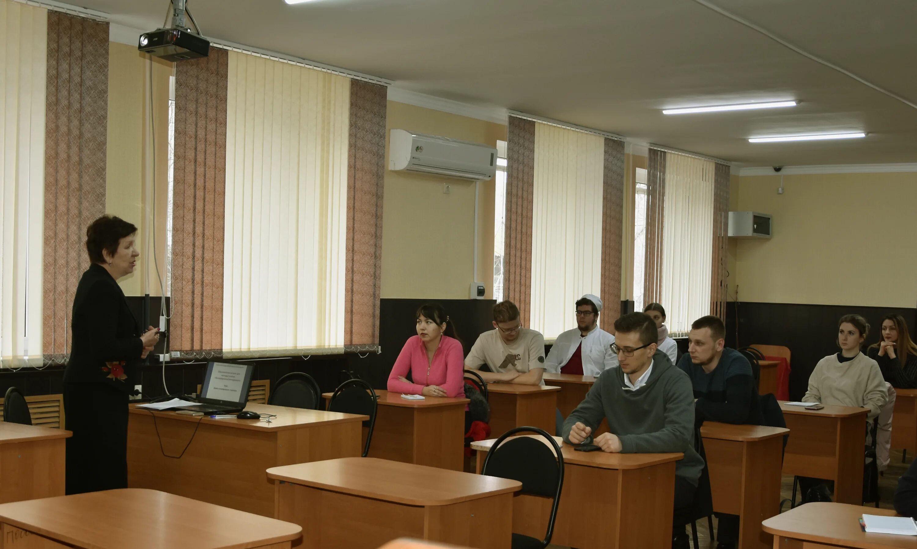 начальник локомотивного депо астрахань 2. локомотивное депо астрахань 2. соликамская улица астрахань. улица мира 3 а астрахань. работа 2 2 астрахань.