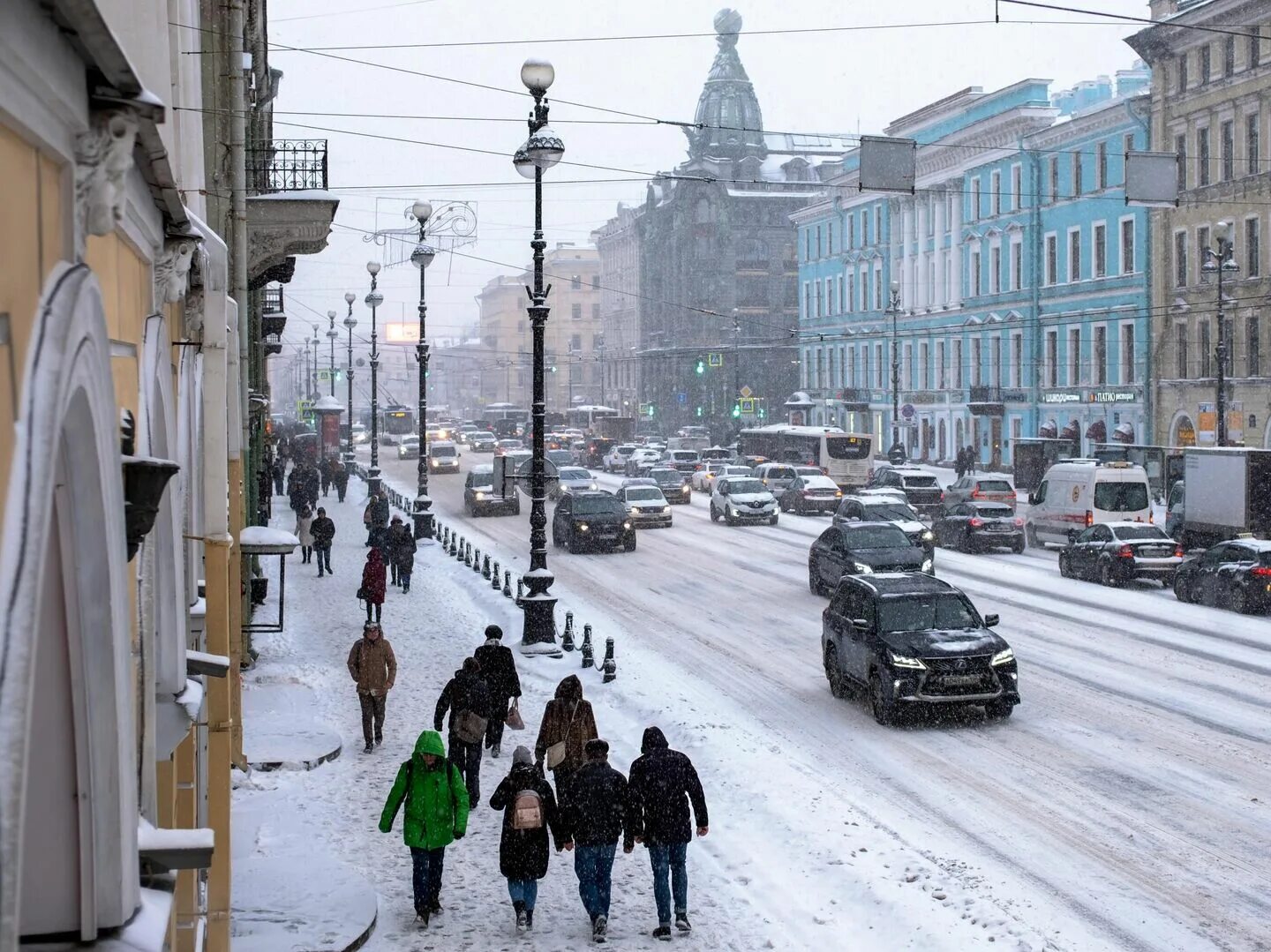 Зима сильный снег. Битцевский парк зимой. Ташкент зимой. Зимой будет 18. Зимняя фотосессия в лесу.
