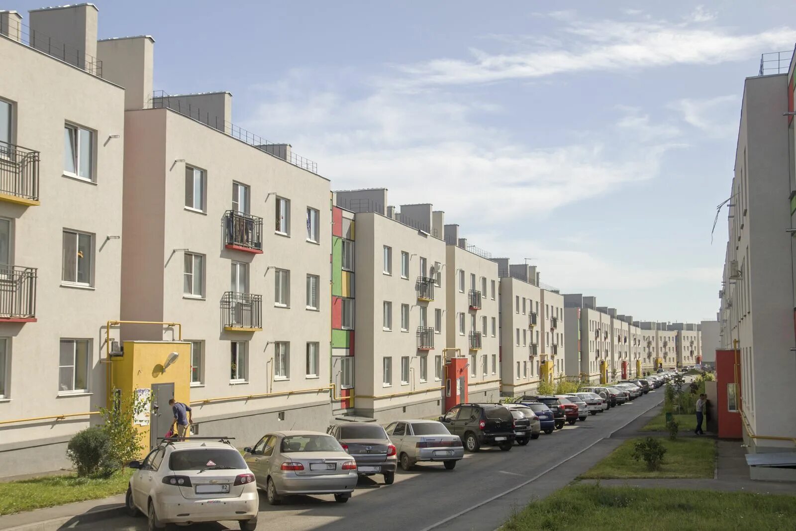 Дом у дороги самара. Дорога 64. Дорогие коттеджи в самаре. Самарские улочки. Дорогие коттеджи в самаре.