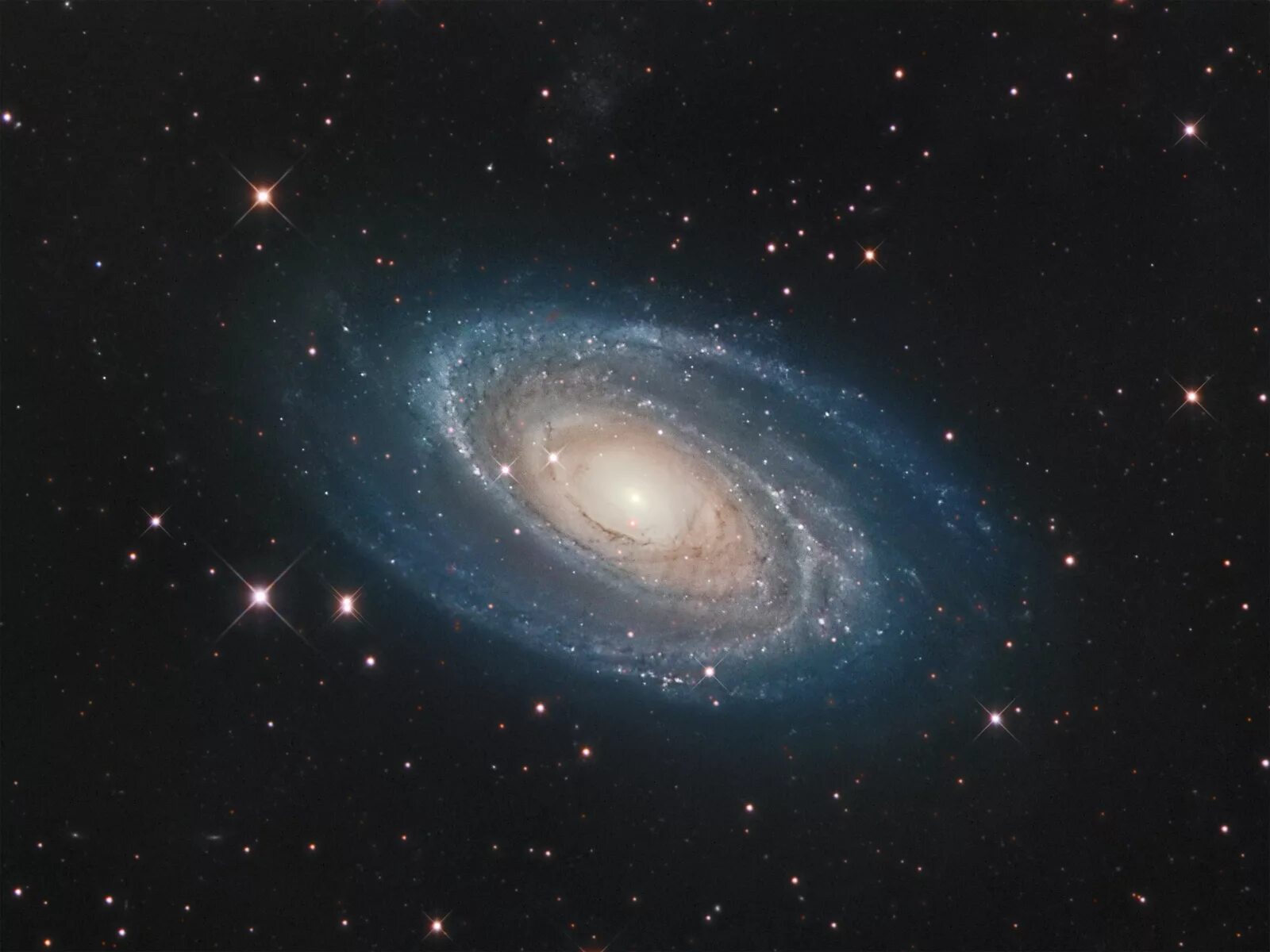 Размер самой большой галактики. Galaxy m81. M81 Галактика. NGC 3031. Галактика Боде м81.