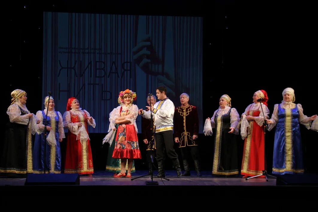 Кумертау ансамбль уральские узоры. Песня уральские зори. Песня уральские зори. Уральская дивинка ансамбль. Ансамбль урал челябинск участники.