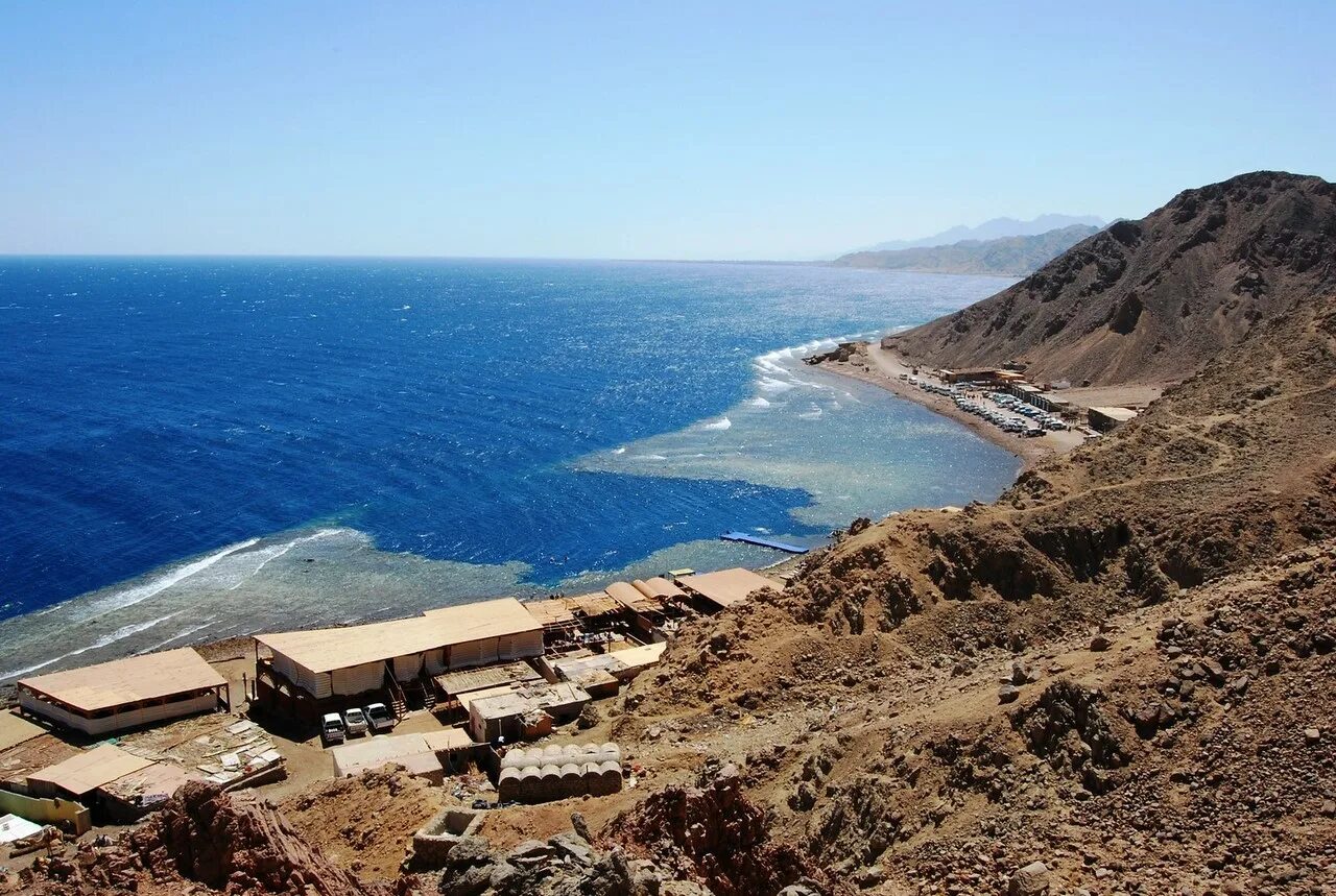 Голубая лагуна дахаб. Дахаб ливан. Акабский залив берег севернее города дахаб. Дахаб. Дахаб проект неом.