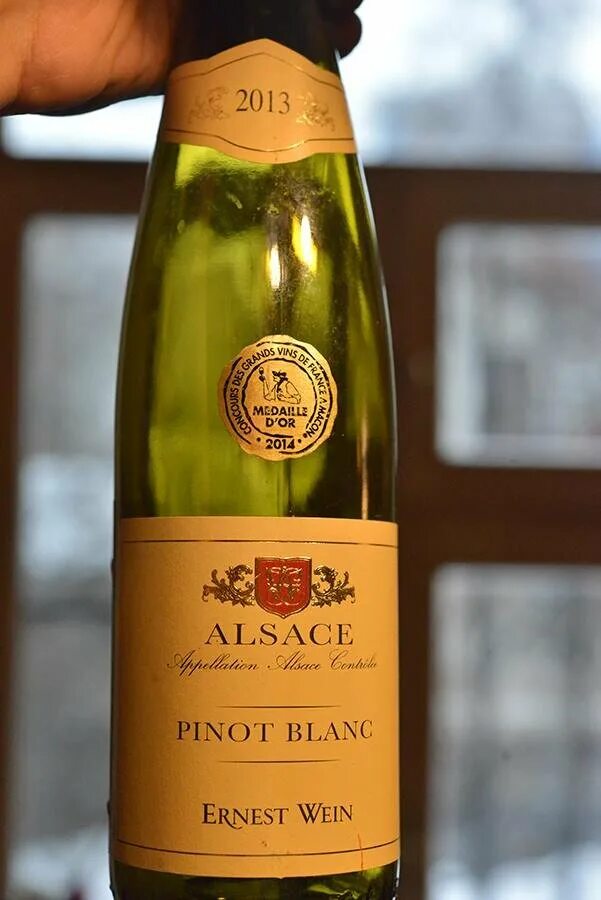 Пино блан вино эльзас. Вино пино блан шардоне. Pinot blanc. Вилла вольф пино. Pinot blanc.