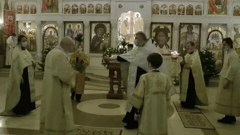 Служба в храме солунского