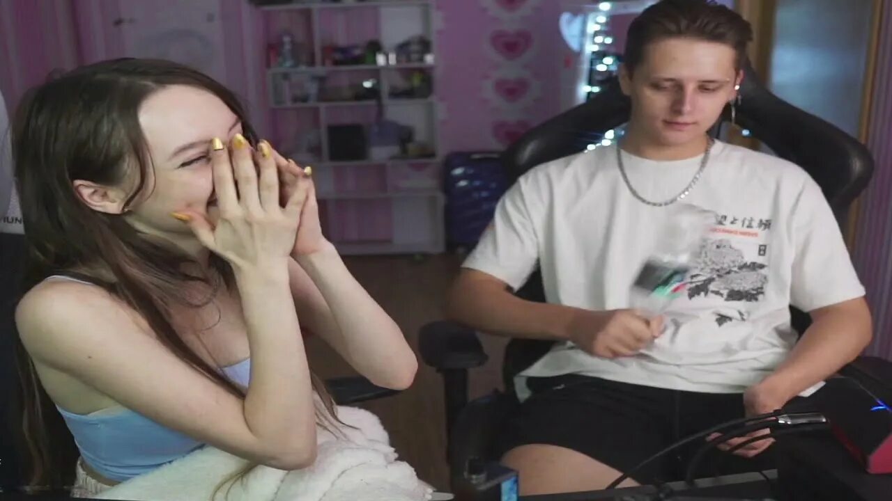 Фасолька стример. Дипфейк фасольки. Генсуха стримерша. Стримерша тверкает. Фасолька стрим.