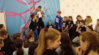 Твери хоп. Хип хоп тверь. Брейк данс на улице. Хип хоп батл. Батутная арена в твери.