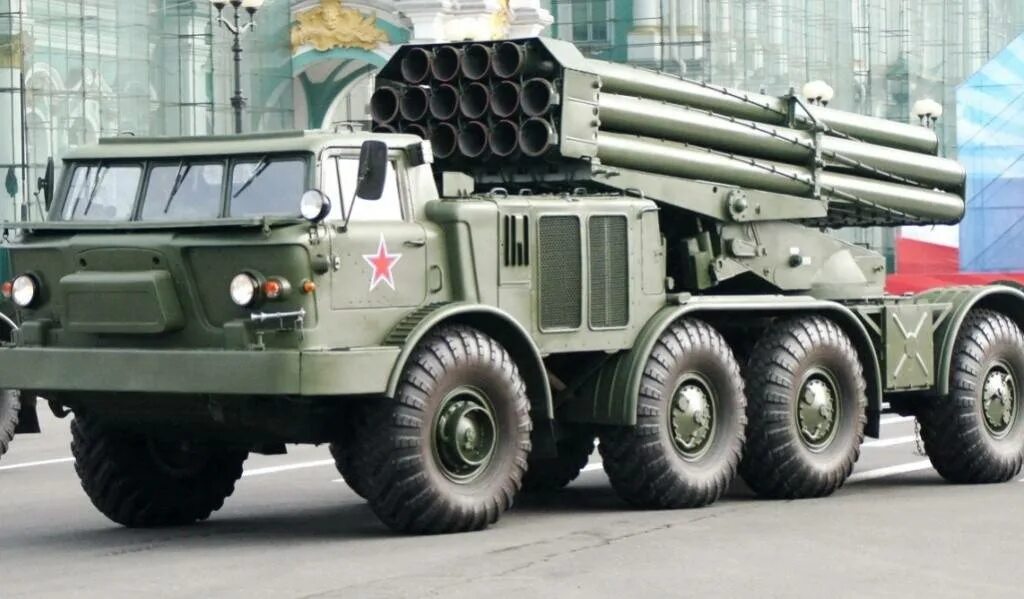 Какие системы залпового огня. Рсзо бм-27 «ураган». бм ураган 9п140. 220-мм реактивная система залпового огня бм 9п140 «ураган». 220-мм рсзо бм-27 ураган.