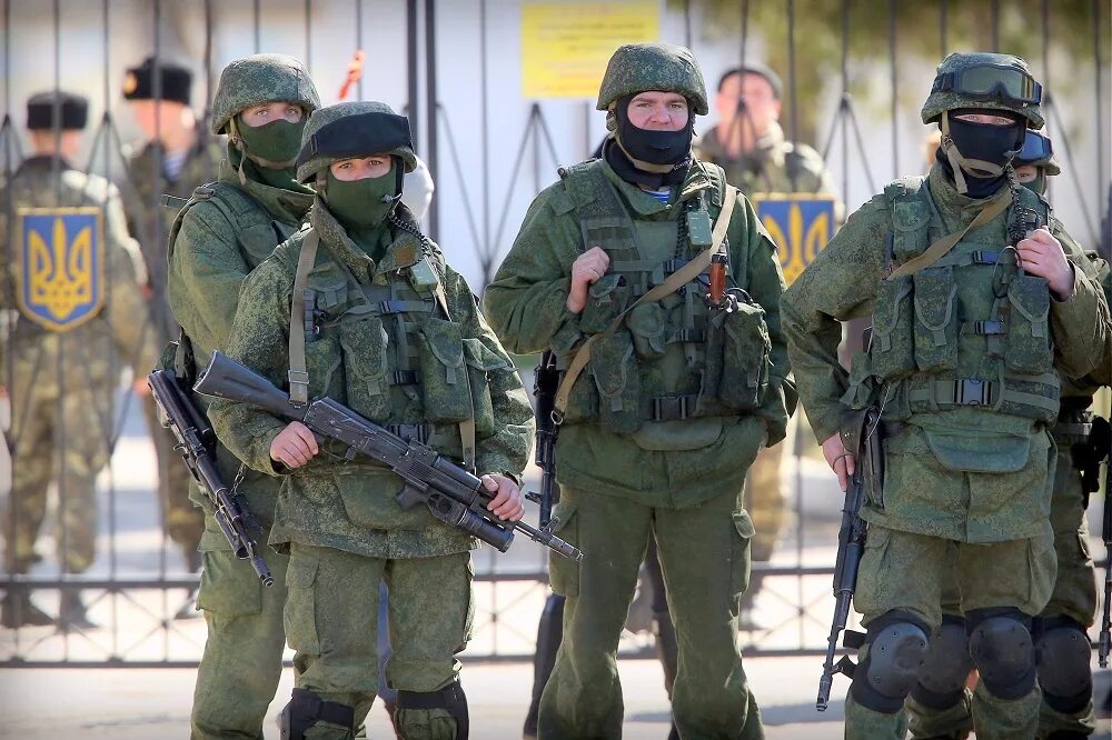 зеленые человечки. русские солдаты в крыму 2014. новый десантно штурмовой полк вдв в крыму. вдв воздушные десантные войска. российские солдаты в бою на украине.