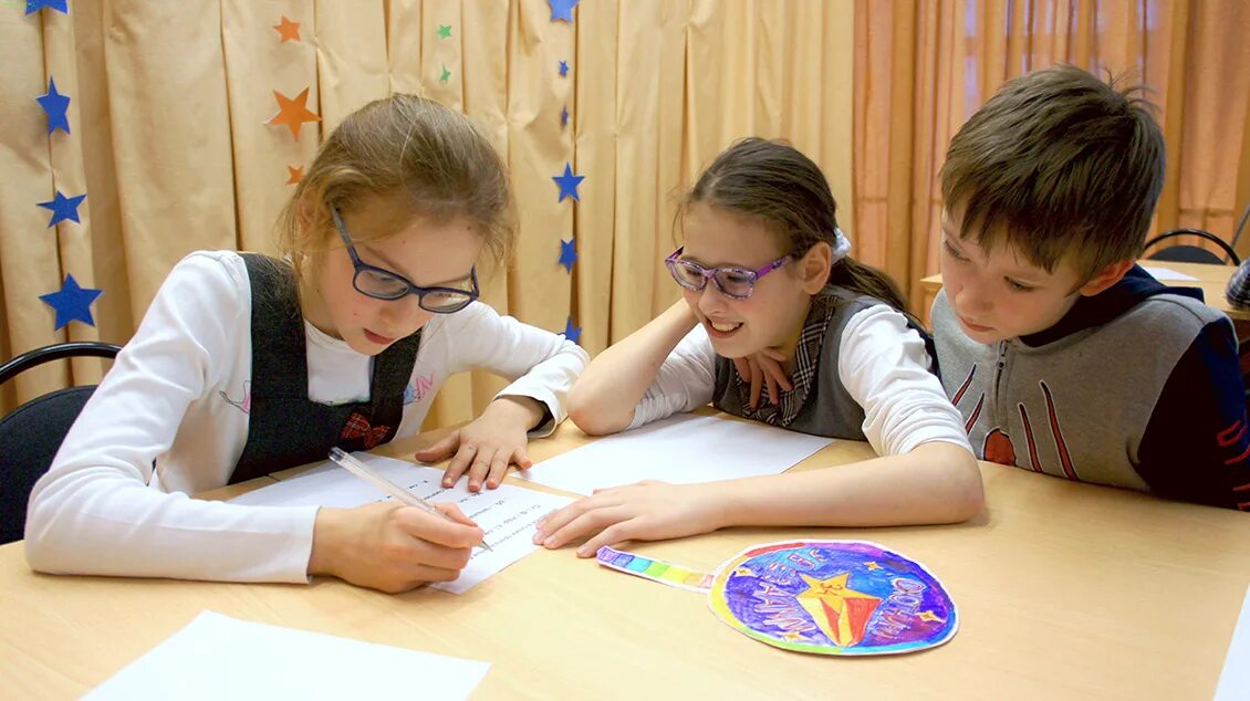 Коррекционный центр для детей. Дошкольники с нарушением слуха. Занятия с логопедом. Занятия с психологом. Индивидуальные занятия с логопедом.