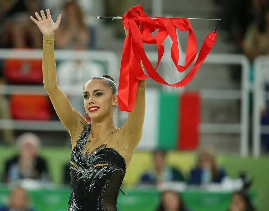 Гимнастика маргариты. Мамун олимпийская чемпионка. Маргарита мамун олимпийская чемпионка. Рита мамун со скакалкой. Маргарита мамун художественная гимнастика.