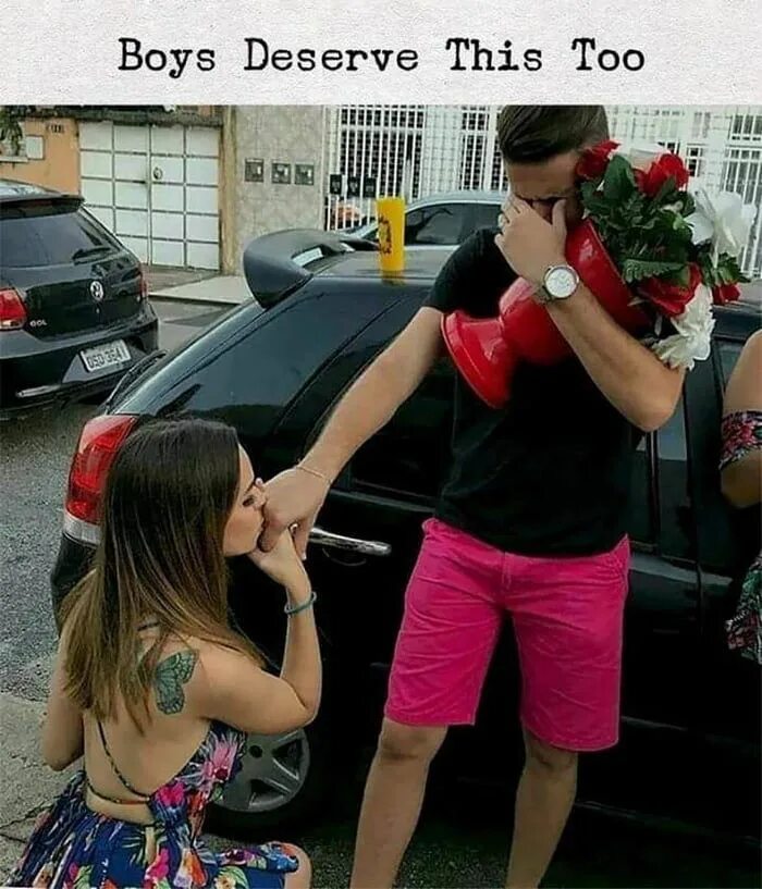 The "Distracted Boyfriend" Meme Gets An Unexpected Twist In This Funny Comic Mem