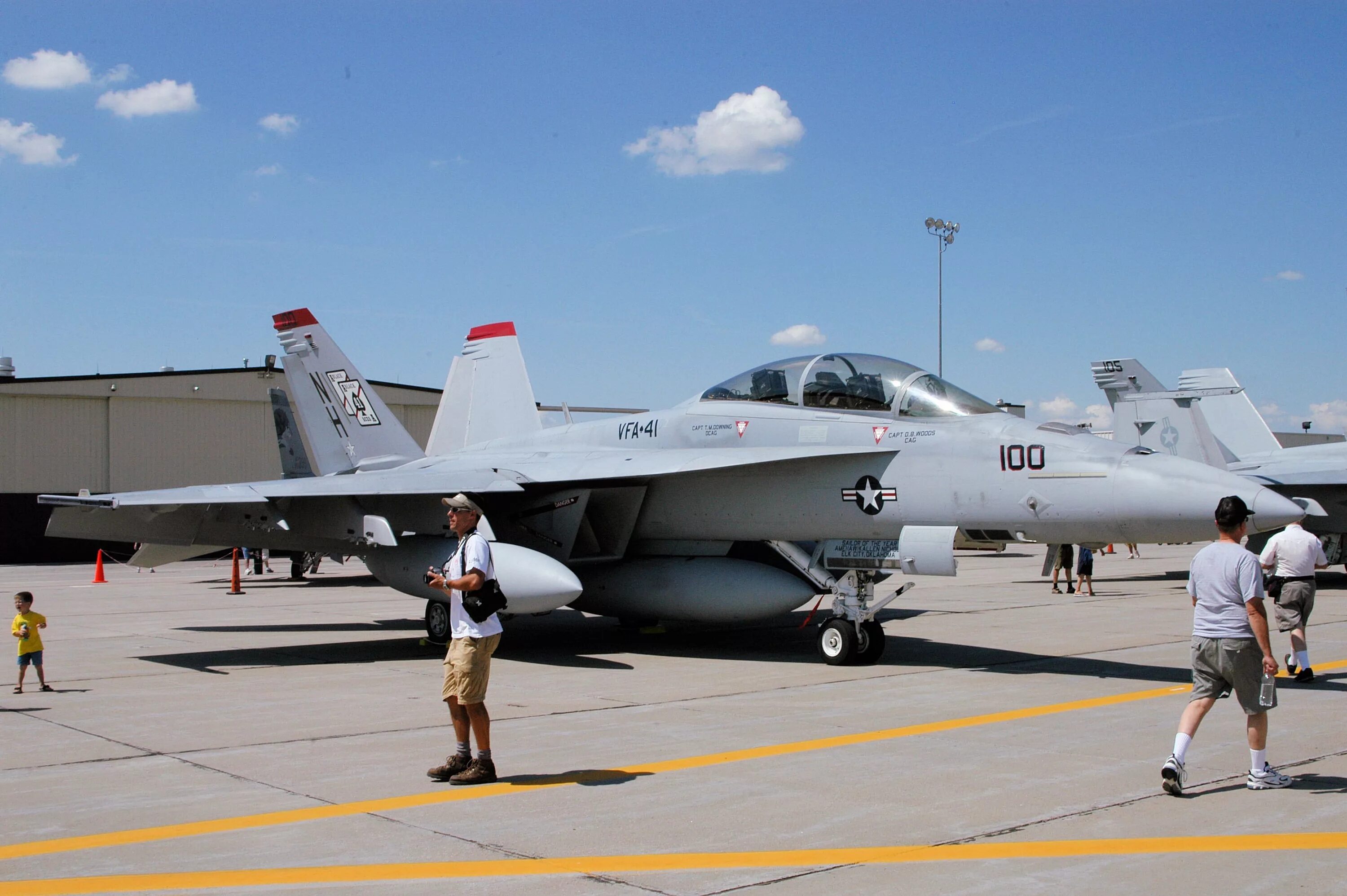 8 f 18 11 f. F/A-18e/f «супер Хорнет». F-18 super Hornet. Фа 18 Хорнет. F/А-18а Hornet 1979.