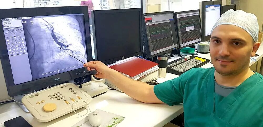 Клиника алмазова в спб. Всероссийское общество аритмологов. Кардиолог флеболог. Евгений николаевич хирург флеболог. Алмазов кирилл сергеевич.