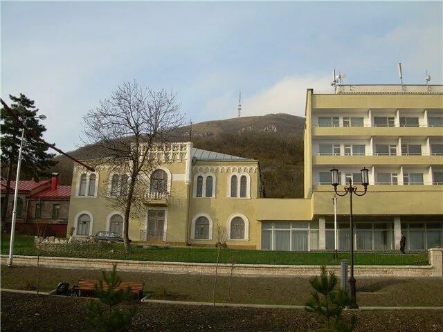 Санаторий родник корпуса. Санаторий Родник Пятигорск. Санаторий Родник Пятигорск корпуса. Санаторий Родник Пятигорск корпус 10а. Санаторий Родник Пятигорск 6 корпус.