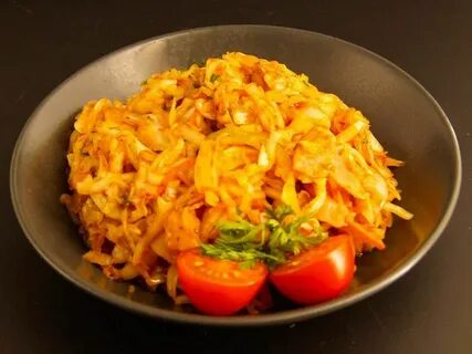 Как называется блюдо капуста тушеная с мясом