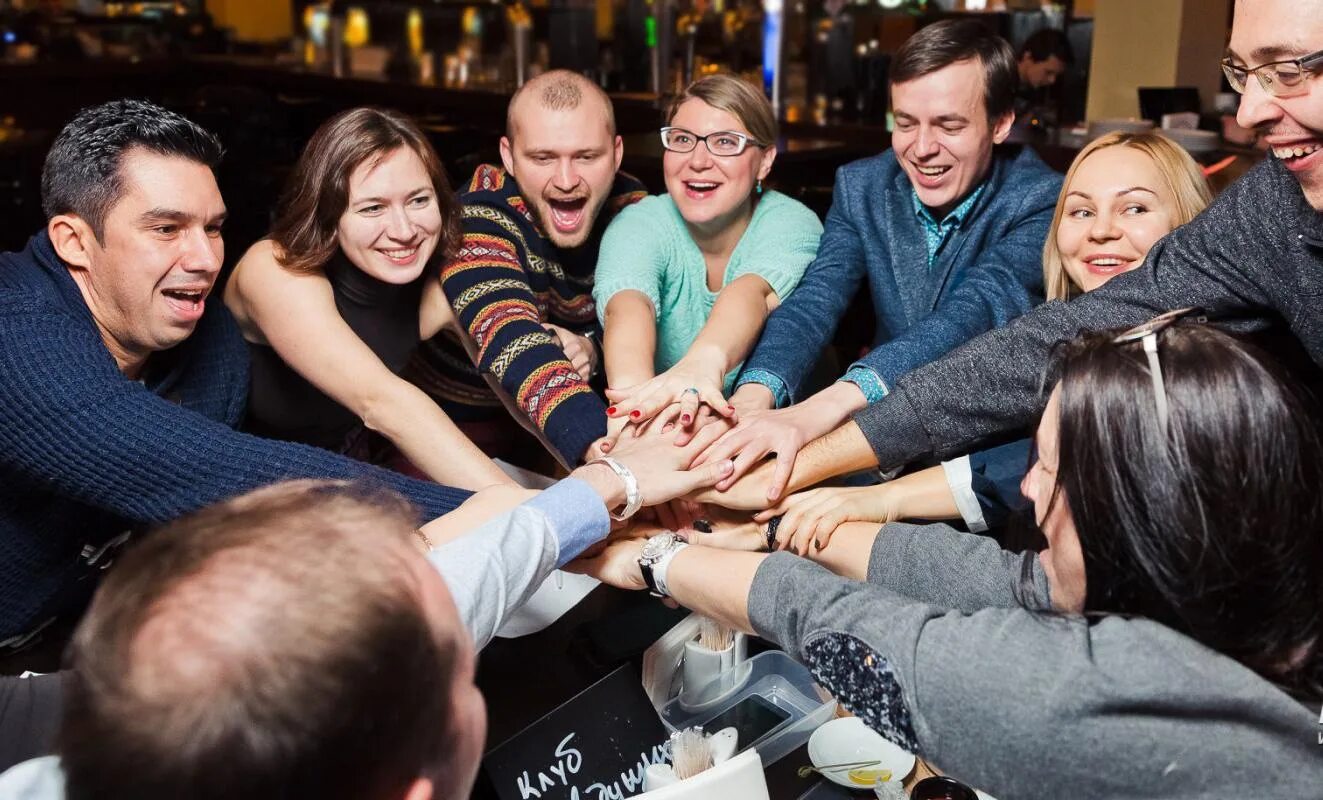 Квизы в москве в барах. Квиз в москве в барах. Паб-квиз. Квиз в баре. Квизы в москве в барах.