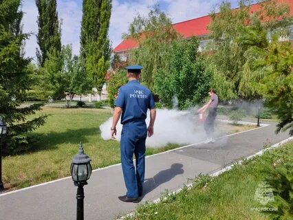 Вести надзор