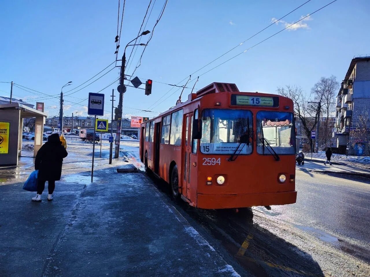 17 троллейбус нижний. Нижегородский троллейбус. Троллейбус в городе. Нижний Новгородский троллейбус. Трамвай Нижний Новгород.