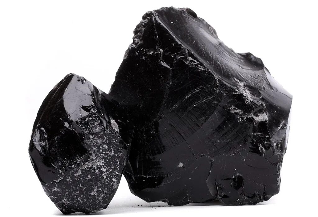 Самый черный минерал. Пехштейн обсидиан. Вулканический камень обсидиан. Черный обсидиан самородок Кристалл. Вулканическое стекло обсидиан.