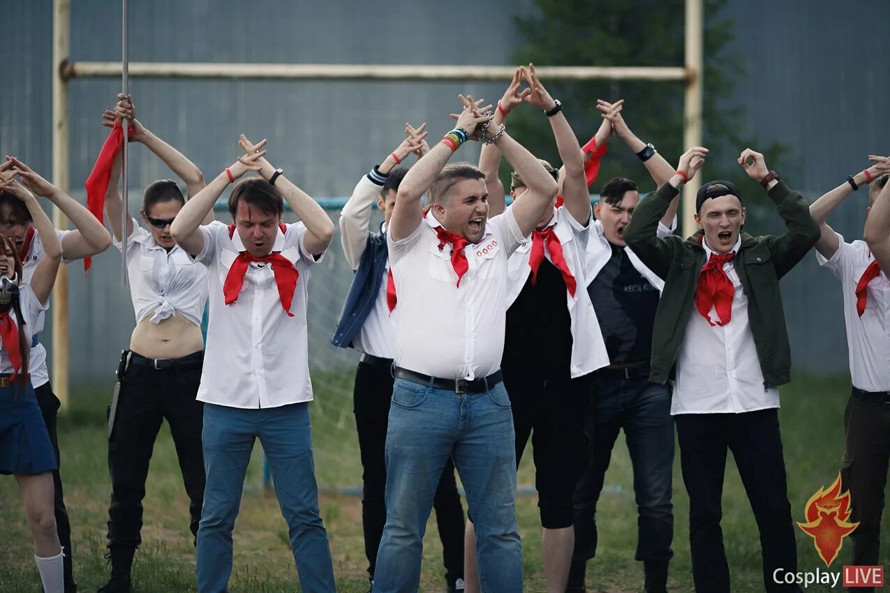 совенок фест косплеерша юли. совенок фест 2024. бесконечное лето совёнок фест виола косплей. совенок фест 2024. совенок фест двач.