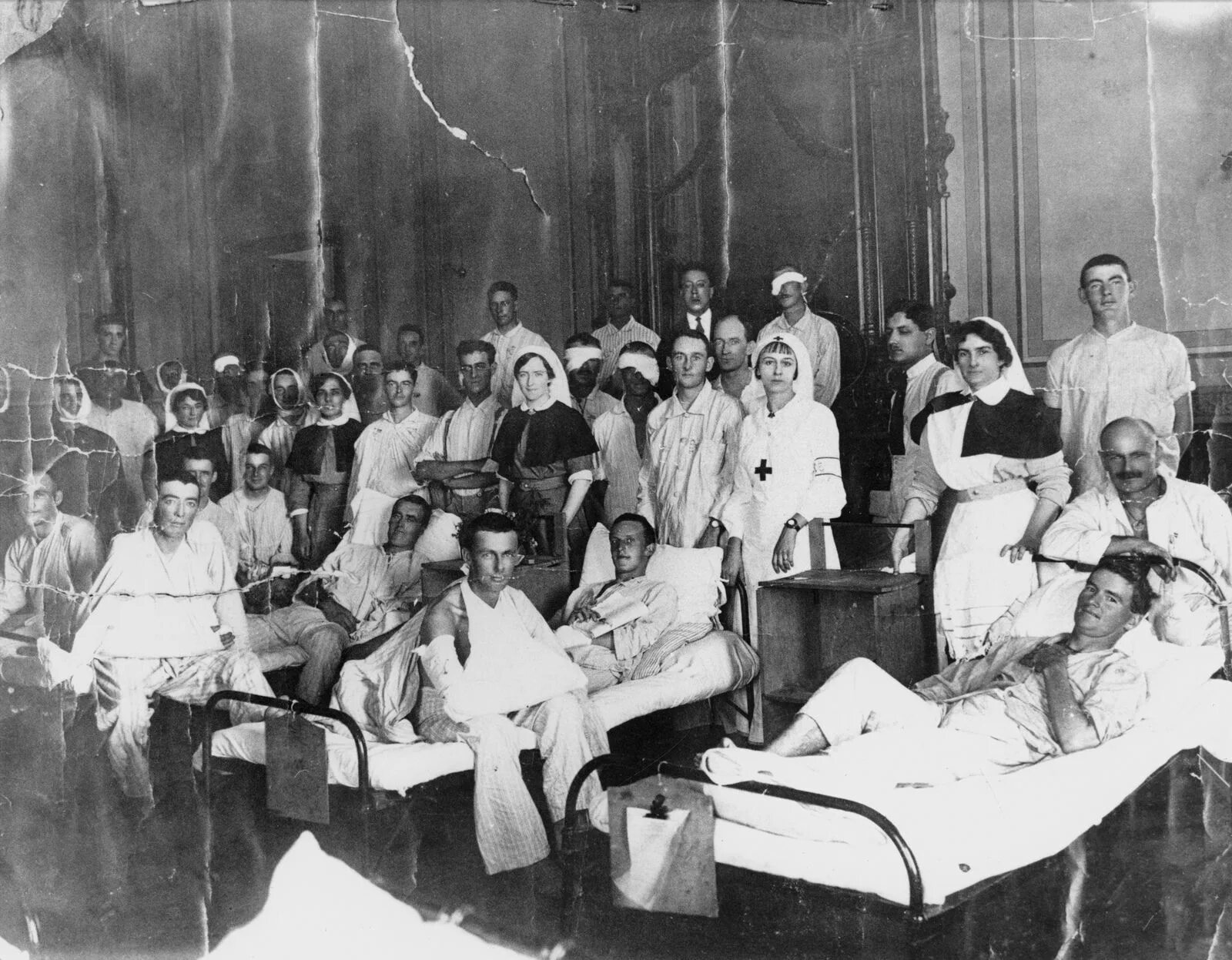 Королева госпиталя. Полевой лазарет первой мировой войны.
