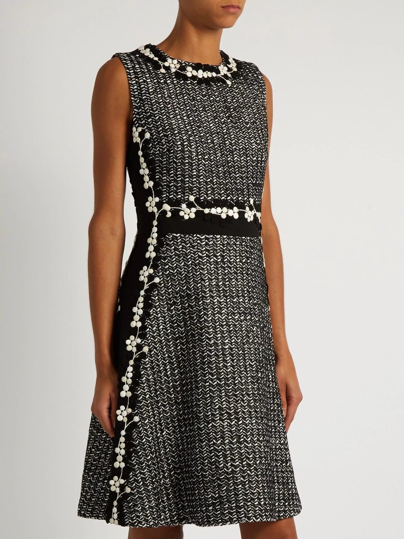 Твидовый сарафан chanel. Твидовый сарафан chanel. Сарафан из твида шанель. Твидовый сарафан chanel. Сарафан шанель.