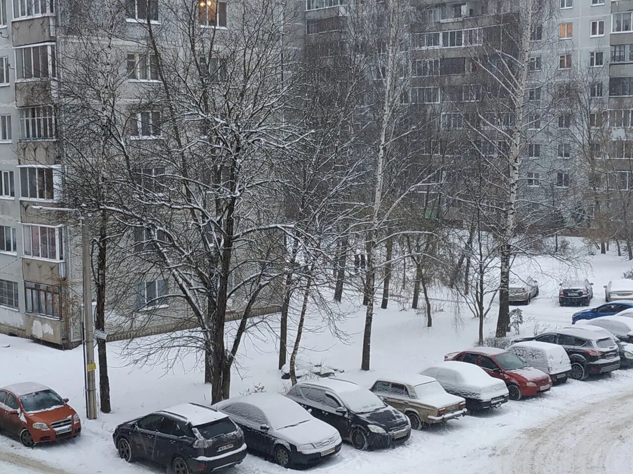Замерзающий дом в омске картинки. Замороженный дом. Замерзшие дома в климовске. Воркута разруха. Замерзшие дома в климовске.