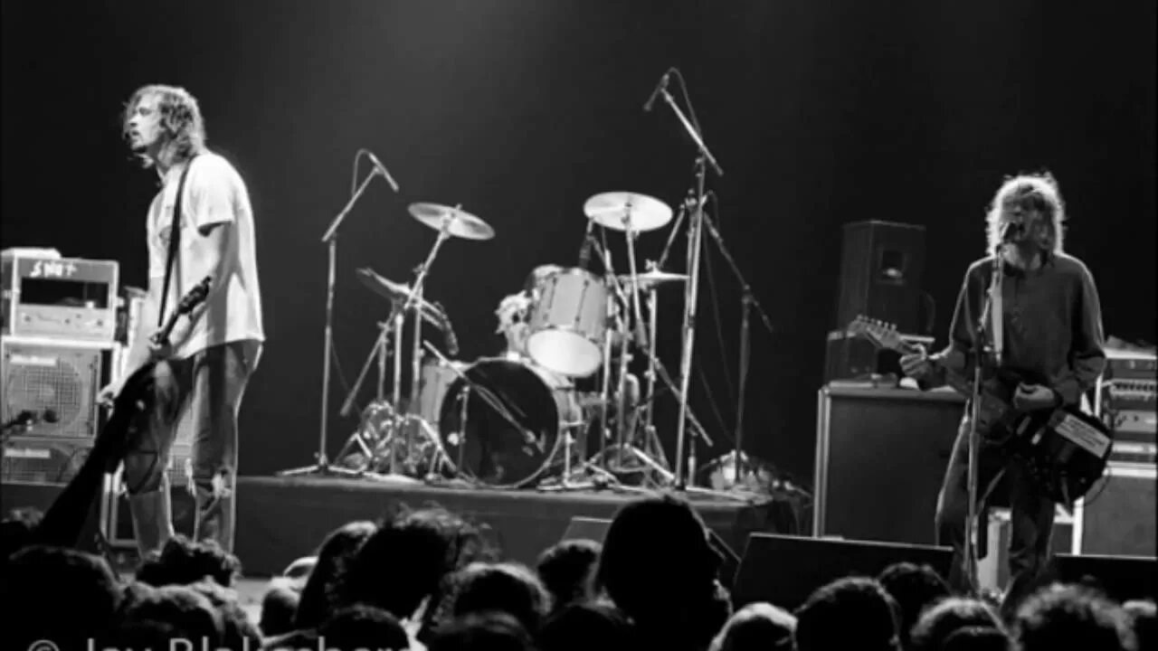 Нирвана курт кобейн. Nirvana paris 1994. Рок нирвана. Курт кобейн unplugged. Группа нирвана концерт.
