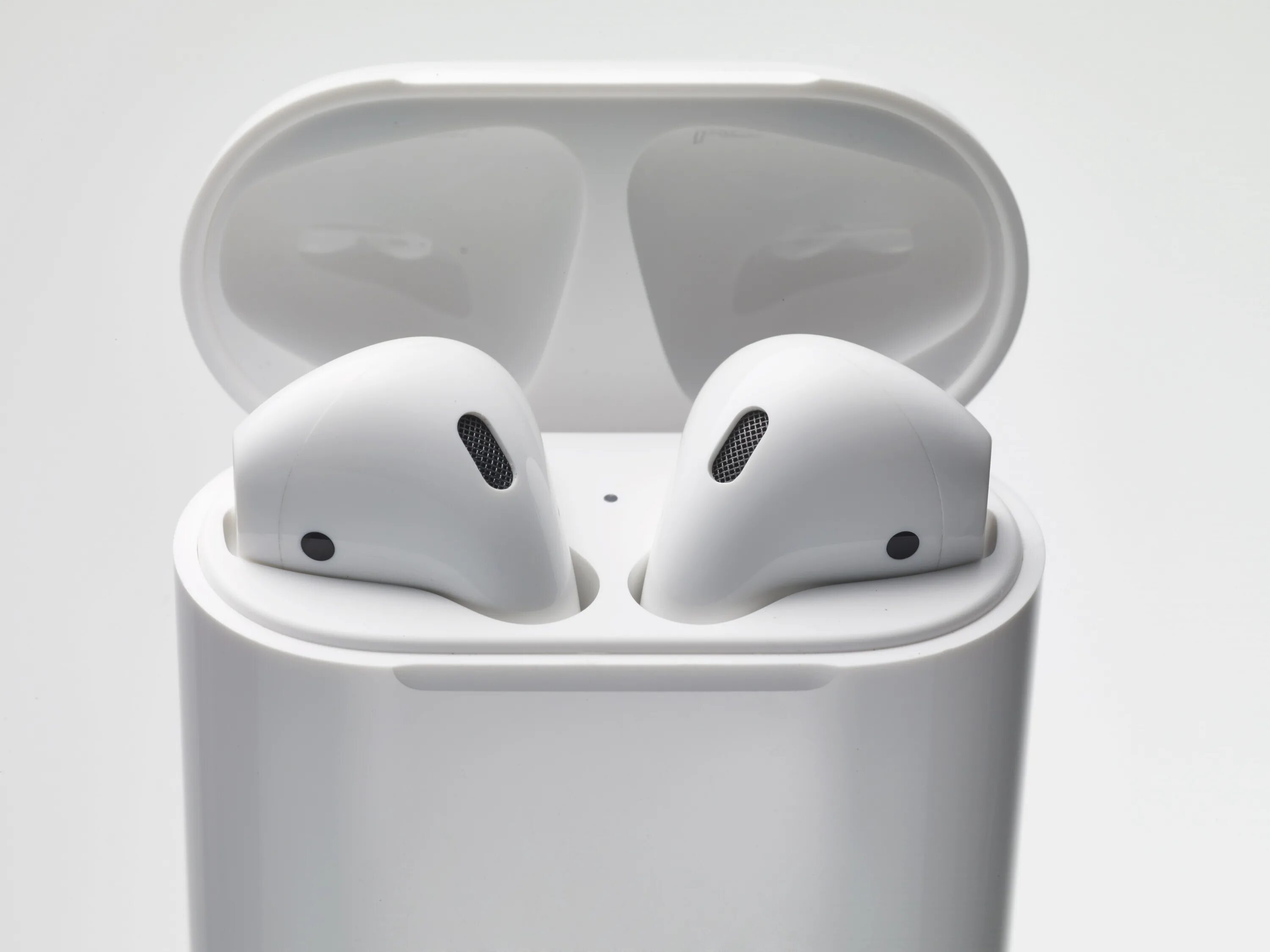 Какие есть airpods. Apple AIRPODS 2. Наушники эпл аирподс. Наушники аирподс 2. Беспроводные наушники Apple AIRPODS Pro 2.