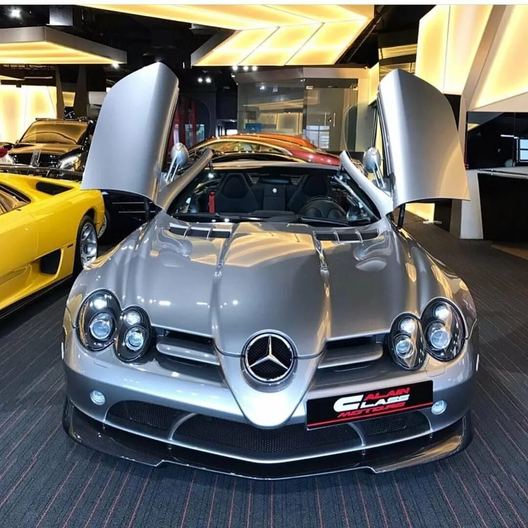 Мерседес быстрая машина. Mercedes SLR. Мерседес Макларен и Ламборгини. SLR Mercedes Lamborghini. Mercedes Pagani.