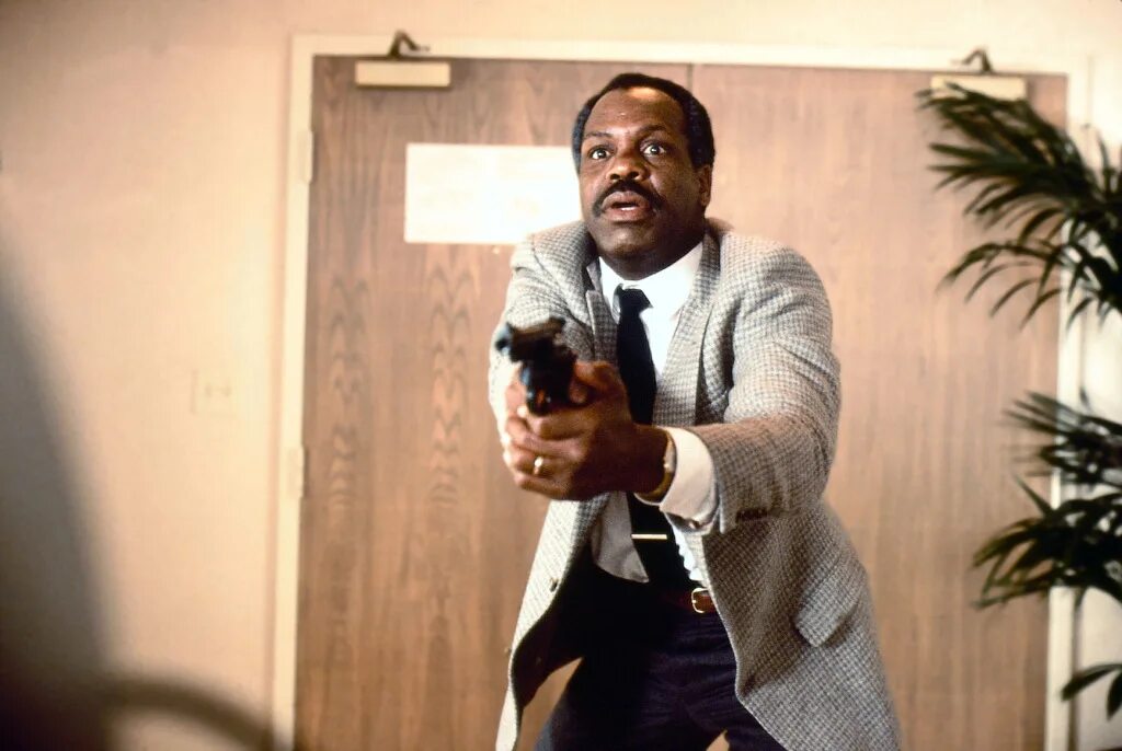 Lethal ape. Danny glover lethal weapon. danny glover смертельное оружие.