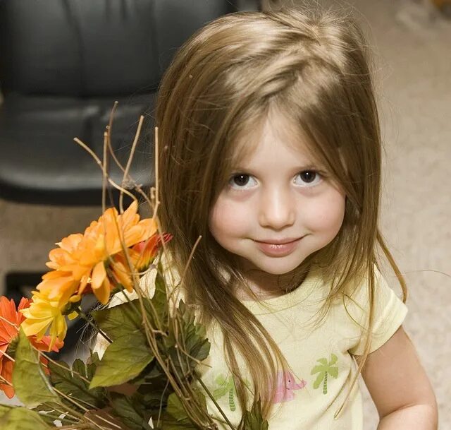 Девочка 4 с половиной года. Два с половиной года ребенку. 2 с половиной года. 5 лет мальчику. Фото мальчиков в 4 с половиной года.