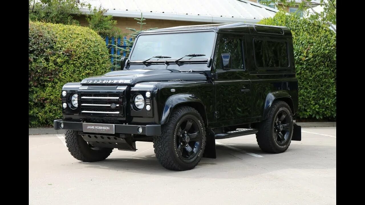 Defender back. Ленд Ровер Дефендер черный. Ленд Ровер Дефендер 2020 черный. Land Rover Defender 90 черный. Дефендер 2014.