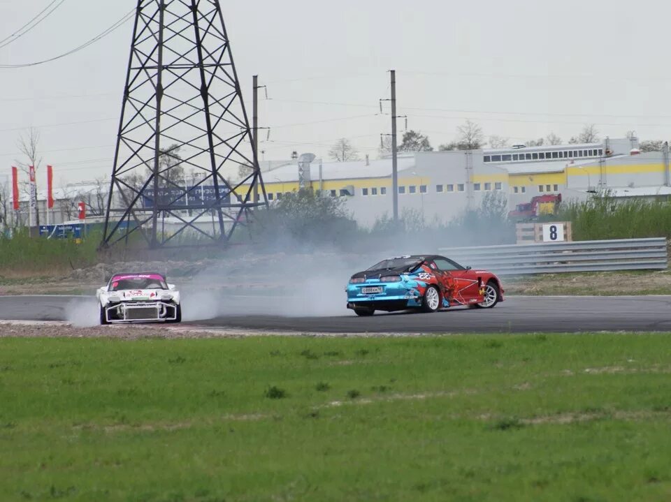 Автодром челябинская. Автодром Питер. Трасса в Шушарах гоночная. Автодром в Шушарах. Автодром Шушары Санкт-Петербург пит.