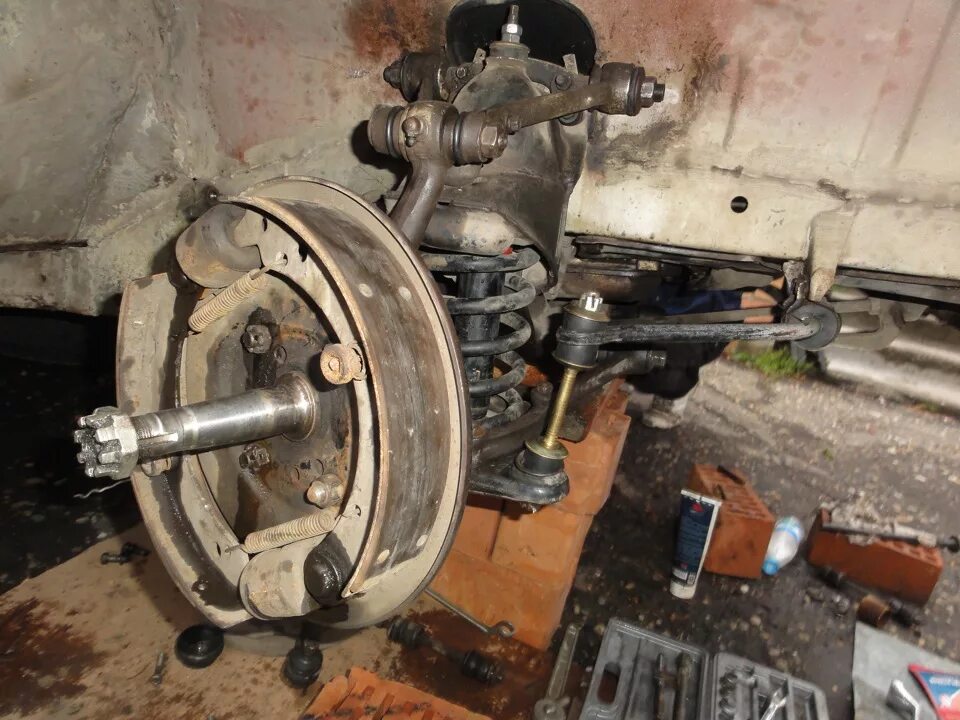 Передняя подвеска 2410. Шкворневая подвеска газ 24. передняя подвеска газ 24. передняя подвеска газ 2410. переборка подвески газ 24.