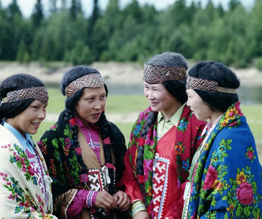 Ханты фото. Ханты манси народ. Ханты манси народность. Коренные народы ХМАО манси. Манси народы Сибири.