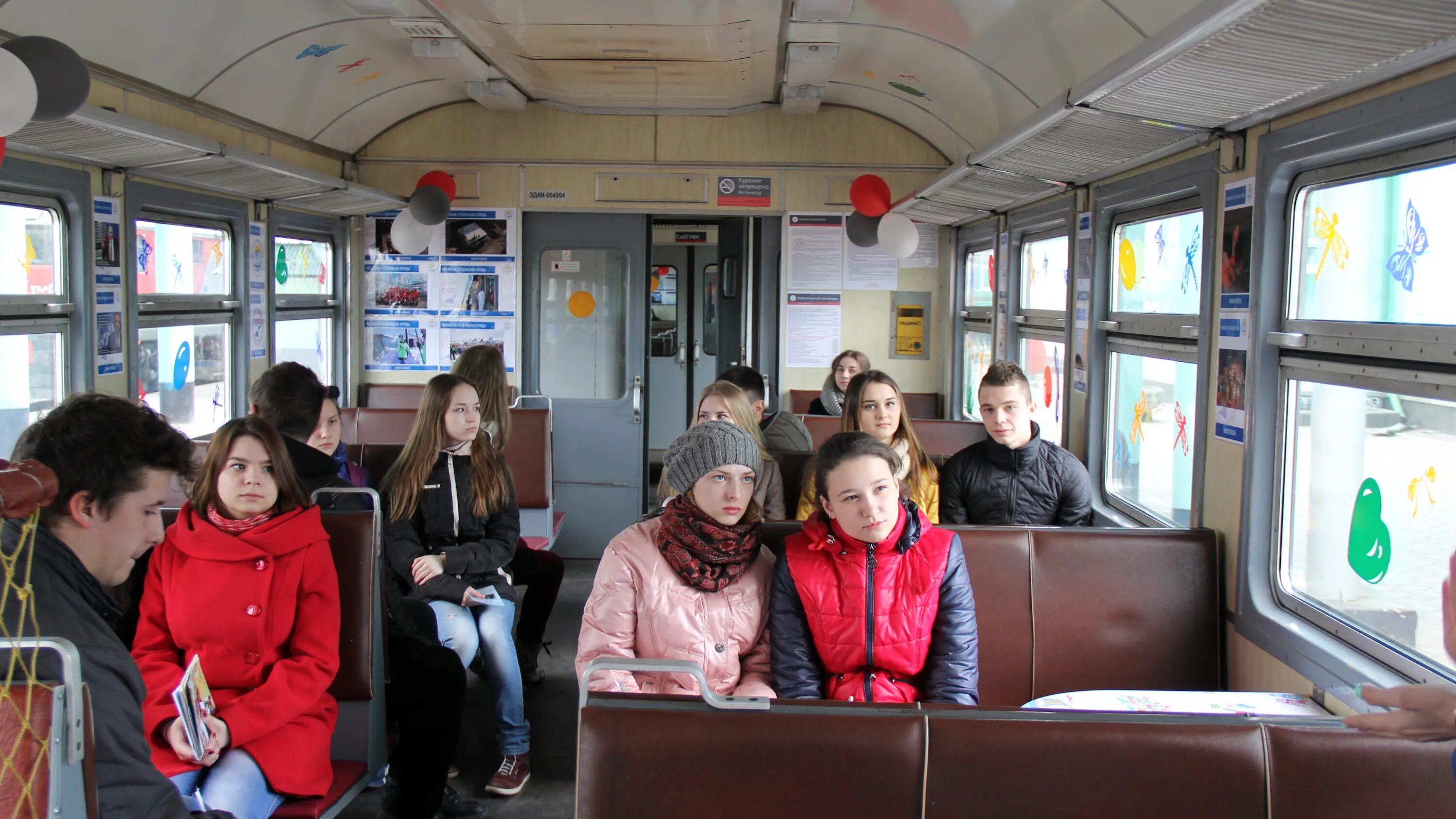 Движение поездов омск. Электричка Омск. Электричка Омск Москаленки. Студенческий электричка. Электричка Омск Калачинск.