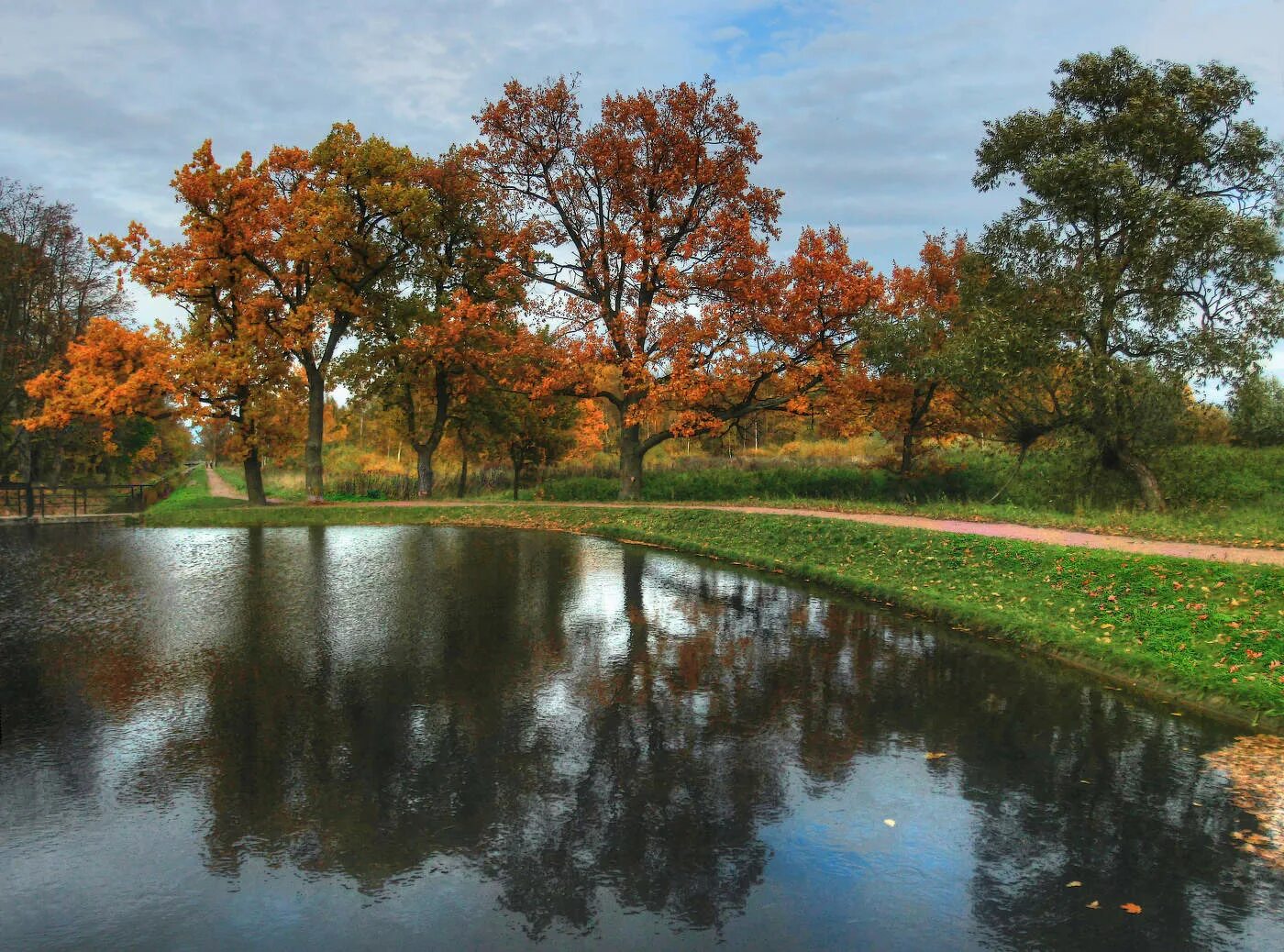 Петербург мост ломоносова. Здание с колесницей в санкт-петербурге. Исаакиевский сквер. Дивно спб. Аничков мост в санкт-петербурге фото.