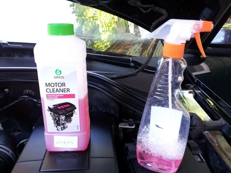 Химия для мойки двигателя автомобиля. Очиститель двигателя Motor-Cleaner 0.3л. Мотор клинер Грасс. Жидкость Грасс для мойки. Химия Грасс для мойки двигателя.