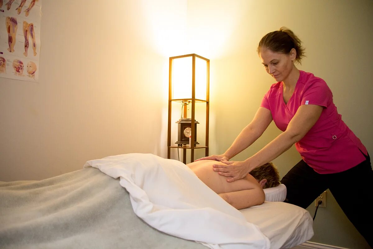 Home терапия. Job massage Spa therapist.. Масажорка стаяши. Massage therapist needed. First massage