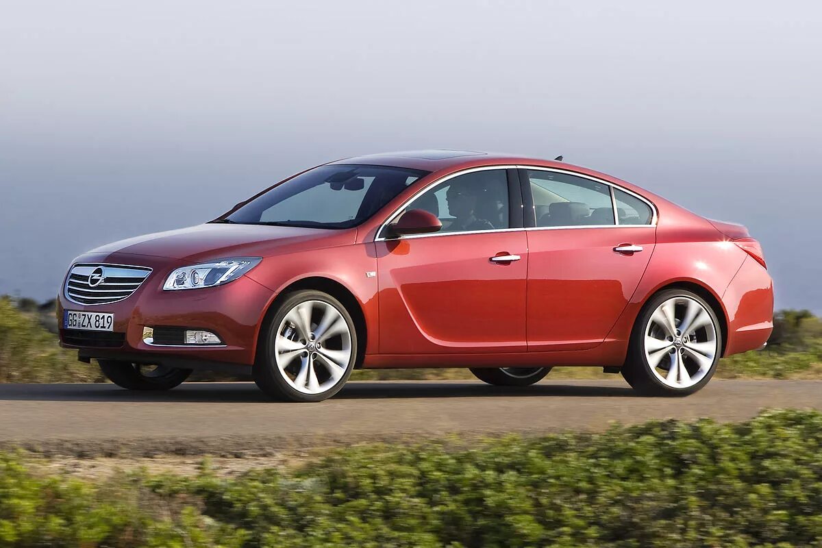 Опель инсигния 1.8 купить. Опель Инсигния седан. Opel Insignia 2012. Opel Insignia 2008-2013. Опель Инсигния турбо.