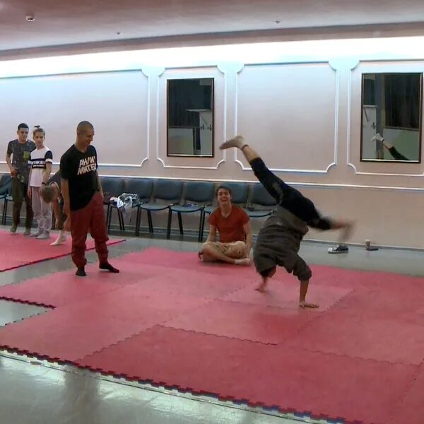 екатерина йовик бальные танцы. фтсарр брейкинг. спортивные бальные танцы. спортивные танцы. ульяновск 1985 г ансамбль бального танца вариант 1 первый состав.