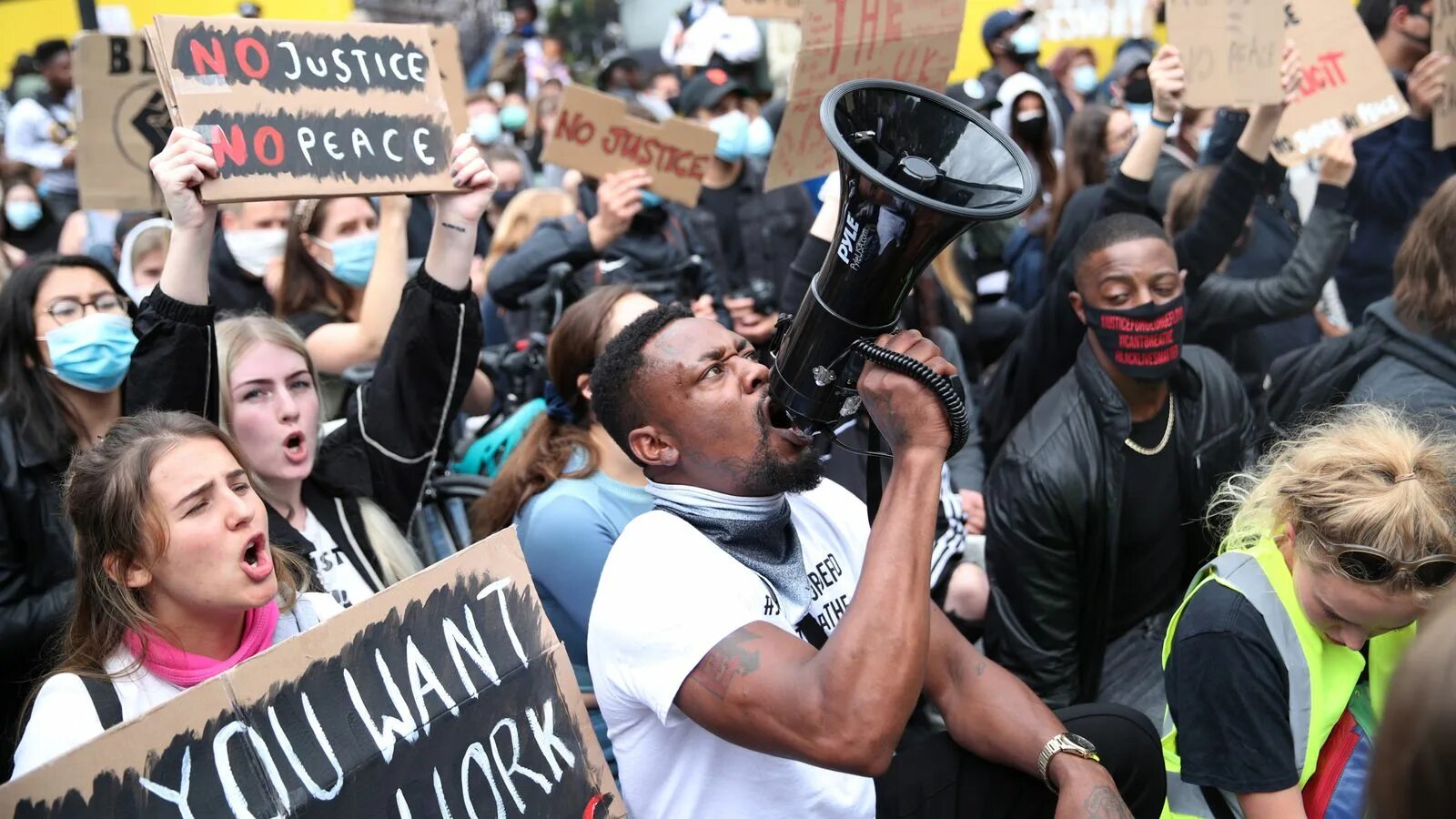 Протесты блм в США. Black Lives matter протесты. Black Lives matter 2020. Движение в Америке Black Lives matter. Протест против общества