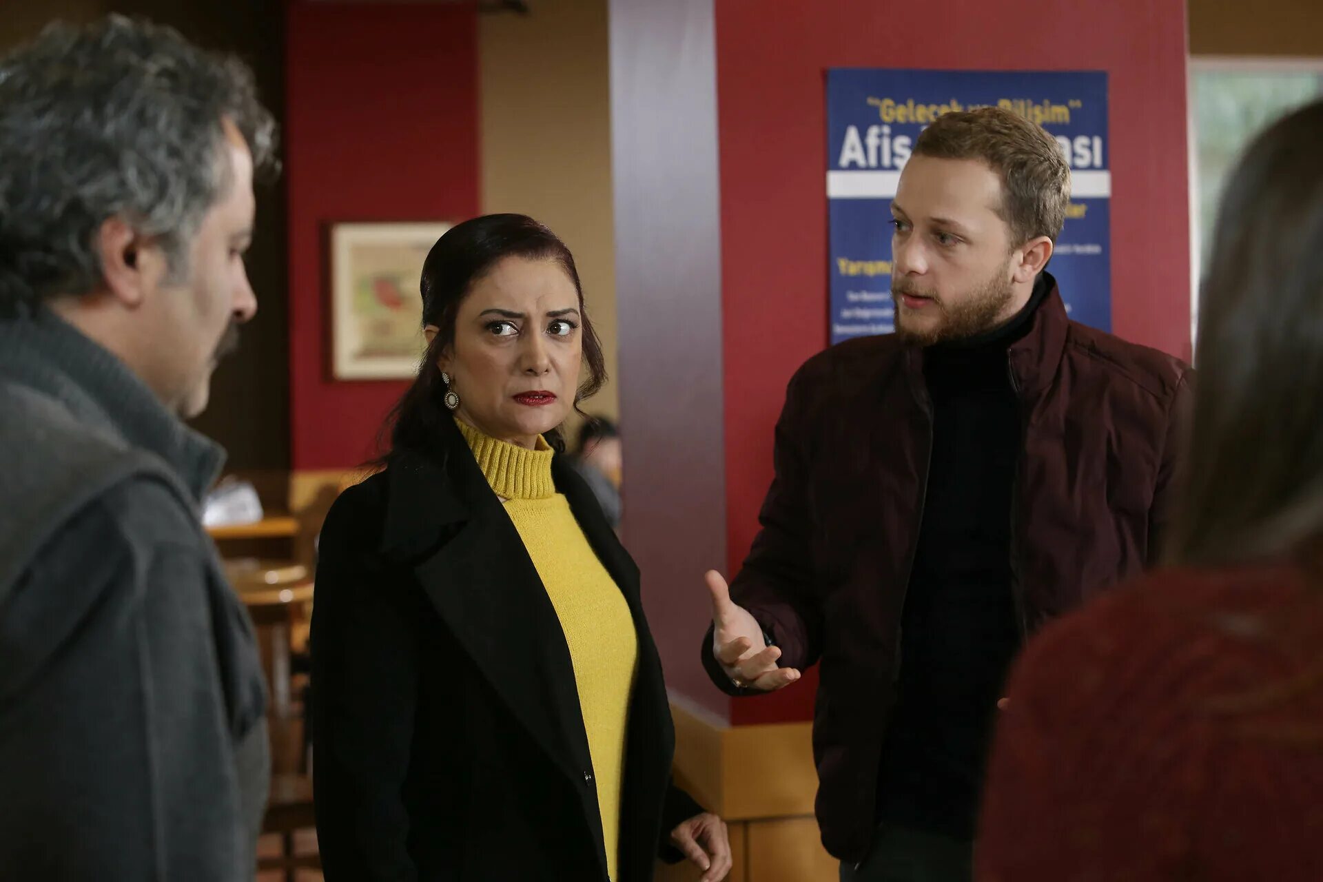 обиженные цветы турецкий сериал 1 серия. обиженные субтитры. киргин чичеклер турецкий сериал. киргин чичеклер турецкий сериал. обиженные цветы турецкий сериал.